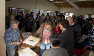 Destinarán 2 millones para comprar muebles escolares fabricados en Tolhuin