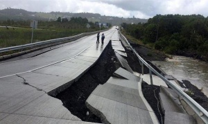 Un fuerte sismo de 7,6 grados sacudió el sur de Chile