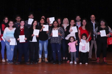 En Ushuaia, el Centro de Formación Laboral entregó más de 300 certificados de egreso