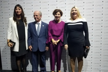 Bertone participó de la cena anual de CIPPEC junto a más de mil referentes políticos y sociales