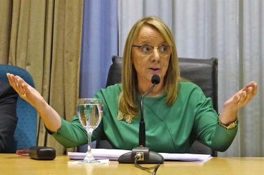 Alicia kirchner pidió perdón a estatales de Santa Cruz porque no cobraron