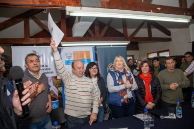 Bertone anunció una línea de créditos con tasas preferenciales para taxistas de Ushuaia