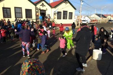 Se realizó una jornada recreativa para los niños en la Casa Municipal