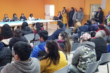 Pedidos de desalojo: Municipio y Concejo se reunieron con vecinos del barrio ‘Fuerza Unida’