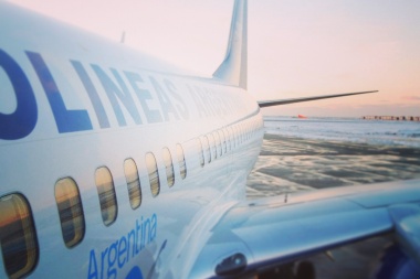 Gobierno alquilará un avión sanitario y pedirá suspender los vuelos a Río Grande