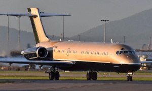 El enigmático avión dorado que llegará a Río Grande