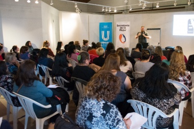 Más de 70 emprendedoras se sumaron a capacitación para la 'Expo Mujer' en Ushuaia