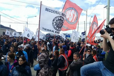 "Día del Trabajador": Organizaciones impulsan la realización de "acto unitario" en Río Grande