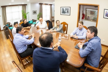 El intendente Perez y concejales trabajan en medidas para comerciantes de la ciudad