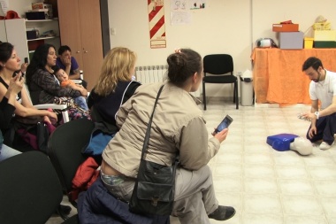 Dieron una charla sobre emergencias pediátricas para padres de pacientes del Mamá Margarita
