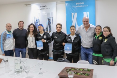 Comenzó la clínica de futsal femenino para todos los clubes de futbol de Ushuaia