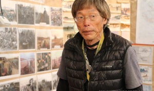 Japonés que llegó a pie a la ciudad visitó la Carpa de la Dignidad