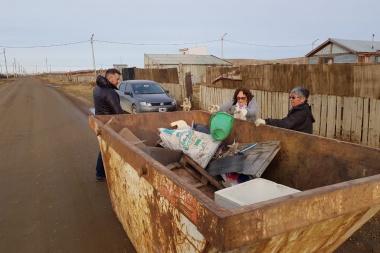 Iniciaron operativos de saneamiento y colocaron volquetes en chacras de la Margen Sur