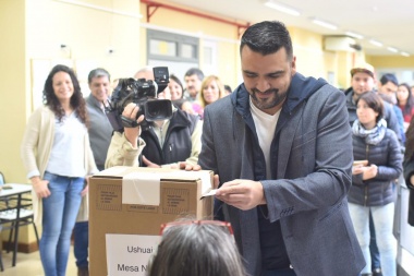 "Es un momento para definir el rumbo de la provincia y de la ciudad", dijo Vuoto