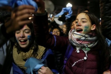 Aborto: 4 claves que explican por qué ganó el rechazo a la nueva ley (y qué tendrán que hacer sus promotores para volverlo a plantear)