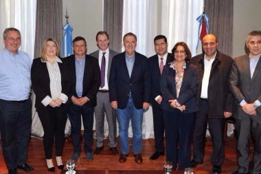 Los gobernadores del PJ se reúnen, unidos por el reclamo de coparticipación