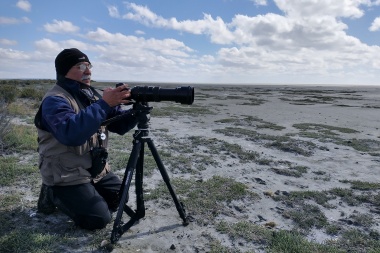 Riograndense especialista en aves playeras recibió el premio internacional 'Pablo Canevari'
