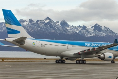Por el paro nacional de este miércoles, Aerolíneas Argentinas canceló todos sus vuelos