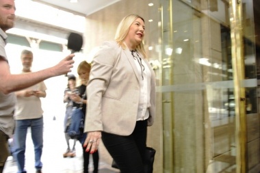 Por la reforma fiscal, Bertone participa de la cumbre de Gobernadores