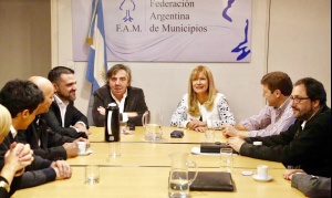 "Intendentes de todo el país acompañan a los municipios de Río Grande y Ushuaia"