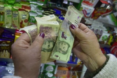 El Banco Central decidió postergar por un mes la salida de circulación del billete de 5 pesos