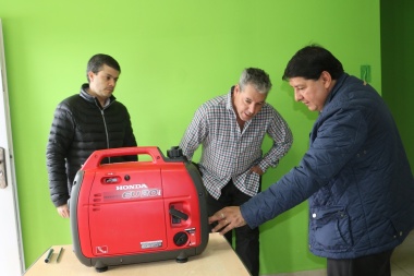 Río Grande: ya son dos los generadores entregados a vecinos electrodependientes