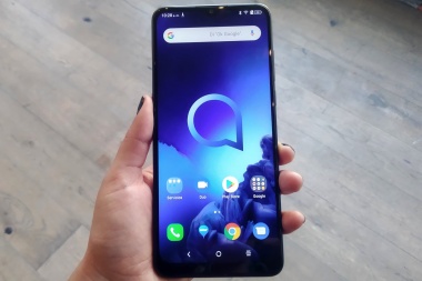 Alcatel lanzó nuevo modelo de celular fabricado por Radio Victoria en Tierra del Fuego