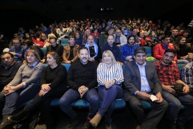 Bertone y Arcando participaron de la presentación del documental "Malvinas, el regreso"