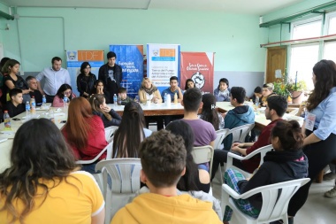 Bertone participó del cierre del 'Foro Provincial de Centros de Estudiantes Secundarios'