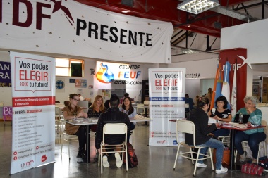 Realizaron jornada informativa y de consultas para ingresantes a la UNTDF