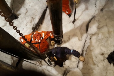 Realizan operativo por el hielo acumulado en la toma de agua en El Tropezón