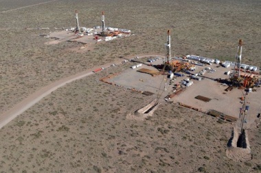 Vaca Muerta: suspendieron a 1.000 petroleros tras el congelamiento del precio del crudo
