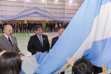 Día de la Bandera: Arcando encabezó el acto central en Ushuaia