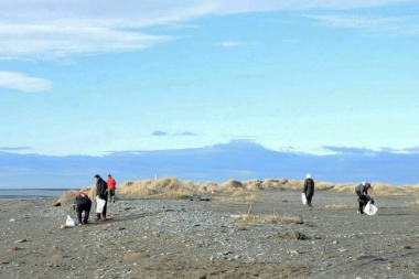 Se realizó una jornada de limpieza en Cabo Domingo