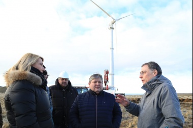 Bertone visitó el predio donde se instaló el primer generador eólico de Río Grande