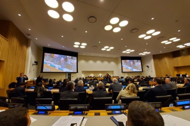 Aprobaron resolución que reclama a Gran Bretaña dialogar por soberanía de Malvinas