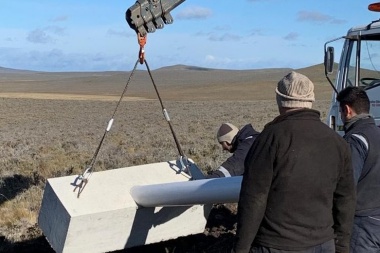 La UNTDF y la Cooperativa Eléctrica instalan la primera turbina eólica en la Provincia