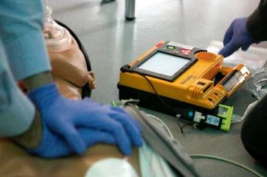 Gobierno entregará 25 desfibriladores a Centros de Salud y edificios públicos de la provincia