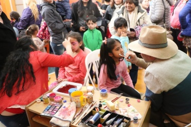 Por el 'Día del Niño', el Municipio organiza una kermés en el polideportivo de Chacra II