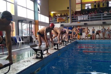 Se realizó el primer torneo de natación “Almirante Brown”