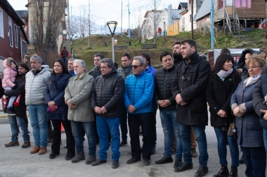 Ushuaia, 135 años: inauguraron murales sobre pueblos originarios en Laserre y Gobernador Paz