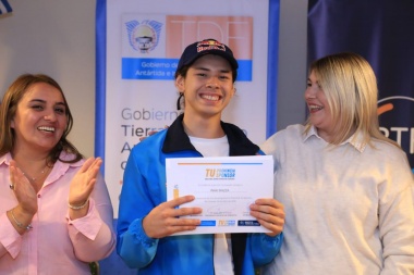 Bertone lanzó el programa de becas "Tu provincia, tu sponsor" para deportistas