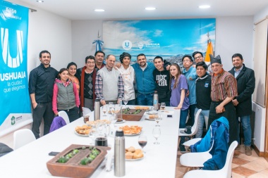 Vuoto entregó un subsidio para insumos a tecnicatura gastronómica del Colegio Sobral