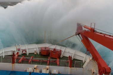 En el Paso Drake científicos actualizan información geológica del suelo oceánico