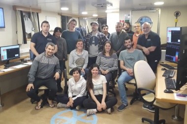 Investigadores del CADIC inician nueva campaña científica en el área Banco Burwood