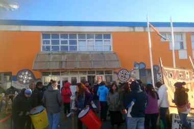 Con “piquetes por barrios” arrancó la segunda jornada del paro docente