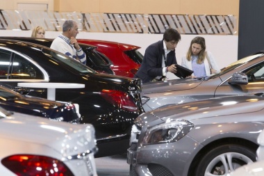 Por el dólar, aumentan los precios de autos en septiembre y las ventas siguen en caída