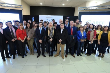 La gobernadora Bertone participó de la presentación de la nueva app de la AREF