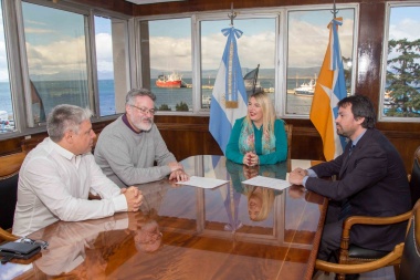 Gustavo Vázquez asume la presidencia del IPV y Luis Cárdenas la Subsecretaría de Gestión