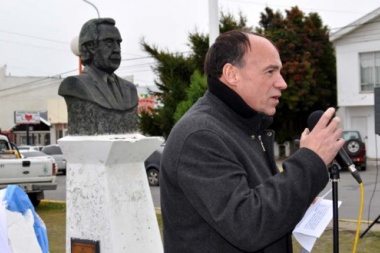 "Alfonsín sentó las bases de la consolidación democrática", dijo Blanco.